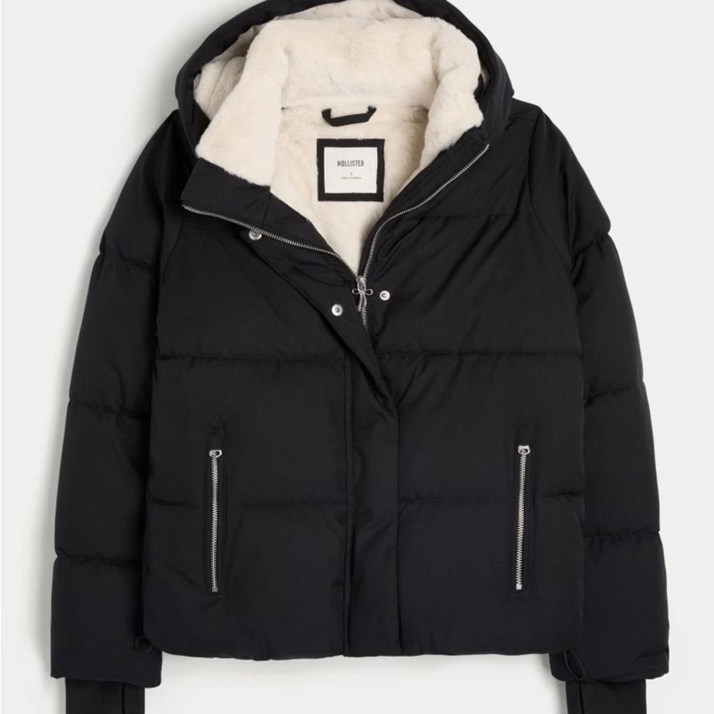 Hollister Women's All-Weather Black Puffer Jacket